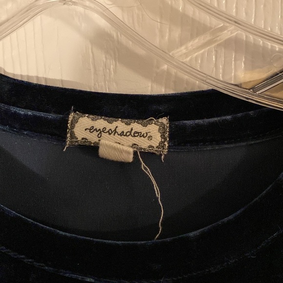 Eyeshadow velvet velour top midnight blue short sleeve size large - Picture 2 of 4